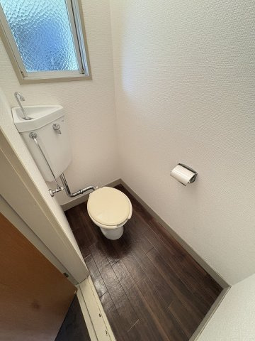 久留米中央ビルのトイレ|落ち着いた色調のトイレです