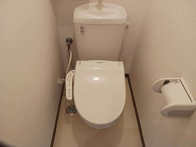 サニーハイツ・モアのトイレ|ゆったりとした空間のトイレです