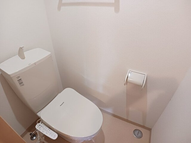フランのトイレ|清潔感のあるトイレです