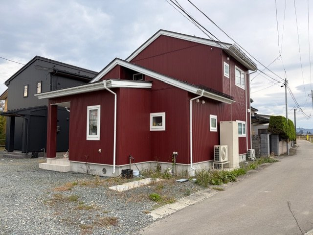 盛岡市下太田田中　中古住宅の外観