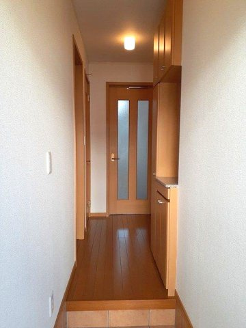 プチフルールＡの玄関