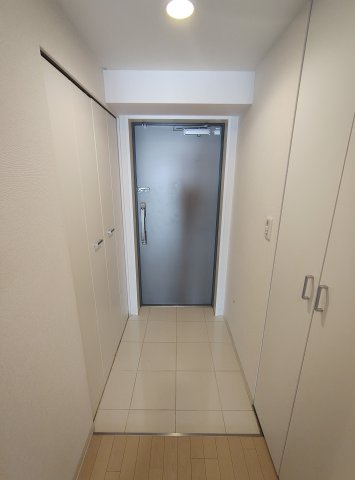 レジディア神戸磯上の玄関