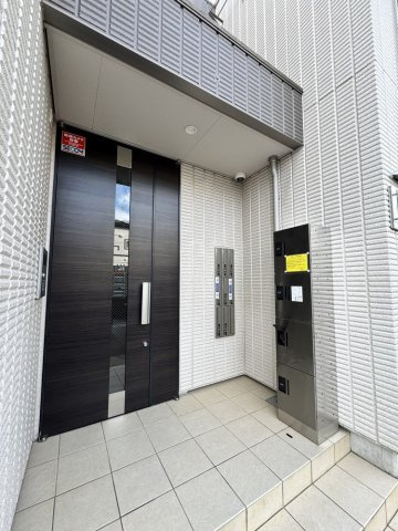メゾンルシェルのエントランス