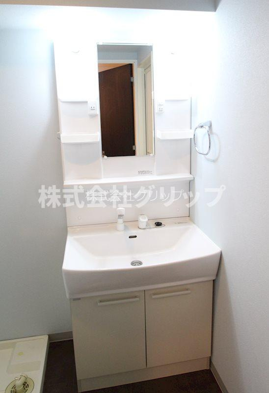 ライジングプレイス桜木町二番館の独立洗面台