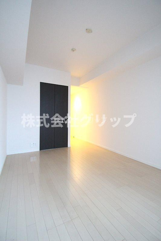 ライジングプレイス桜木町二番館の洋室