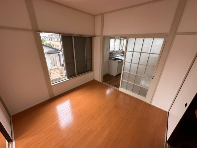 以和貴ハイムの洋室|使い勝手のいい洋室です