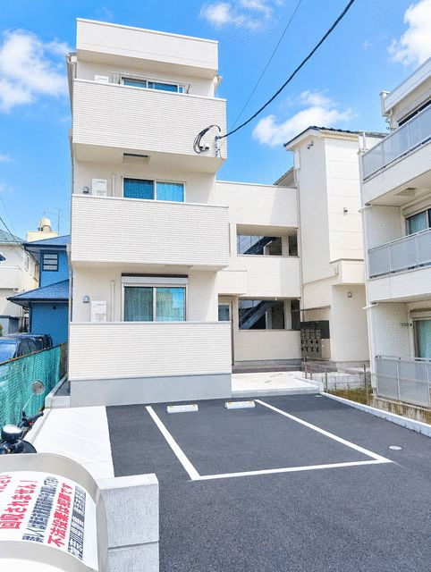 ラフィーネ鶴ヶ峰の外観