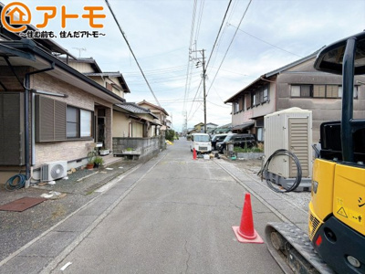 【前面道路含む現地写真】 | 藤枝市郡第3　新築戸建　1号棟