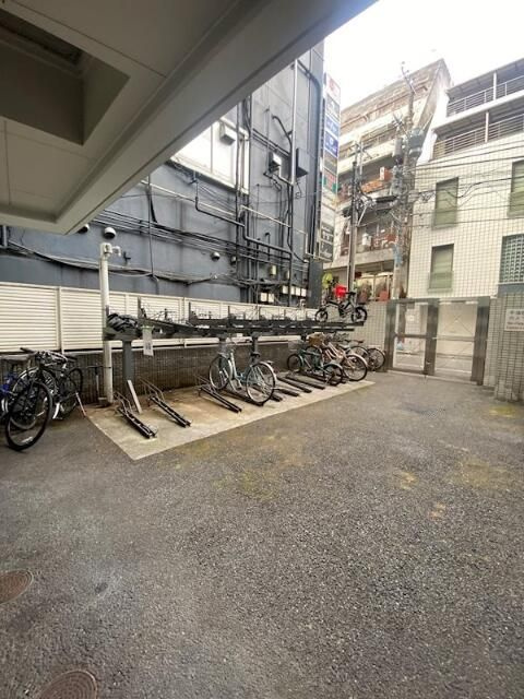 カスタリア新宿御苑の駐車場
