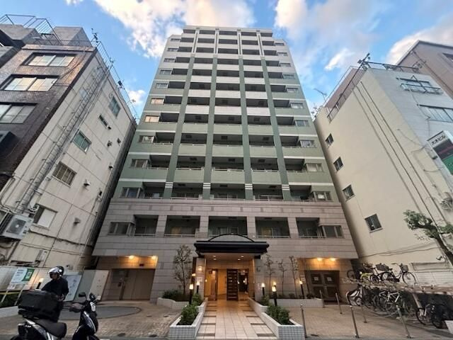 カスタリア新宿御苑の外観