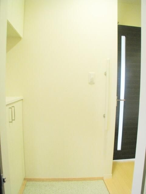 マンション柿の木の玄関