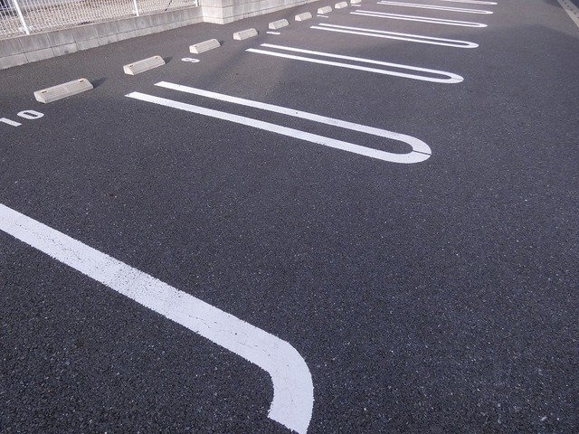 ブランドールの駐車場|車をお持ちの方に嬉しい駐車場付きの物件です