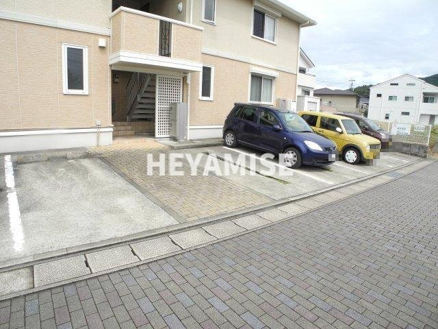 ヴェルジェＤの駐車場