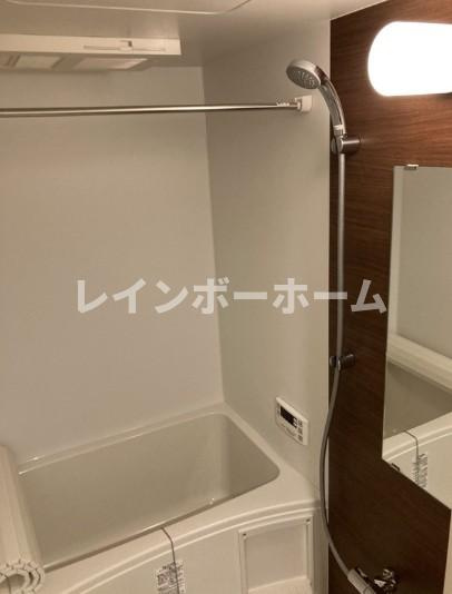 LEO FIOREGALO 印内の浴室