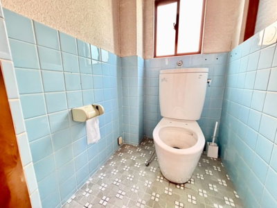 【トイレ】 | 福田　店舗事務所　ロードサイド店舗 | トイレ内に窓があるので、換気しやすく匂いもこもりませんね♪