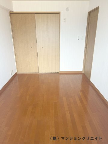 ロアール高木の洋室|洋室6.8帖