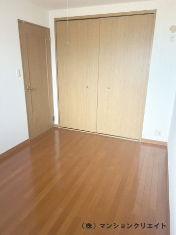 ロアール高木の洋室|洋室5.6帖