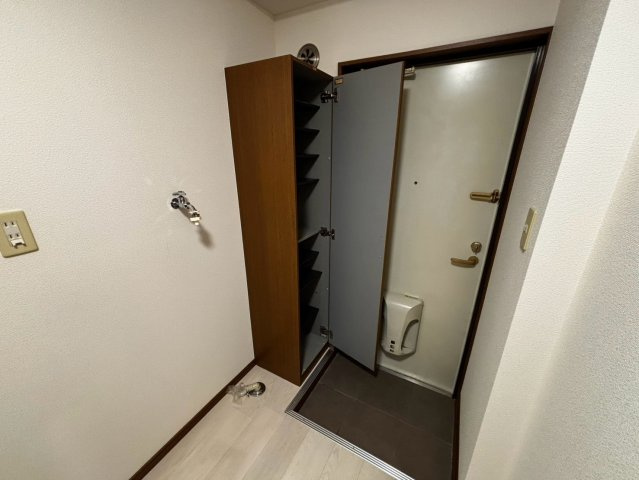 アパートメントハウスイマイの玄関