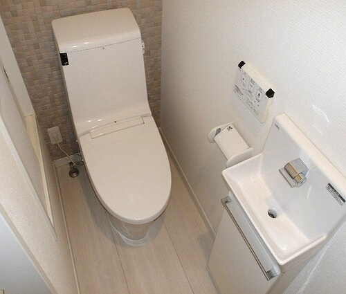 横浜市青葉区つつじが丘戸建のトイレ