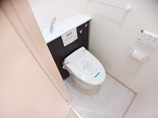 【トイレ】 | フレンテ二島Ⅱ | 落ち着いた色調のトイレです