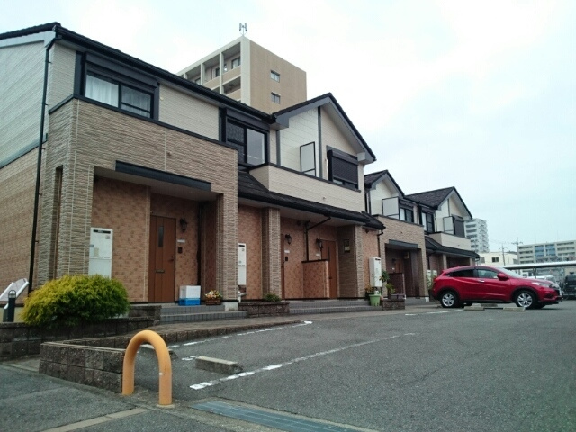 ソレイユ中もずＢの駐車場