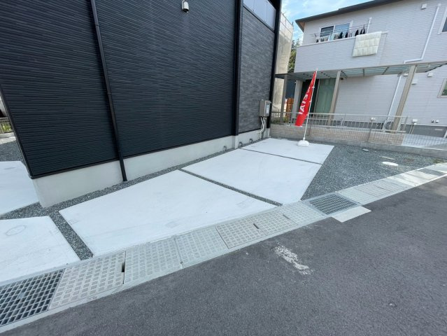 姫路市青山１丁目の新築一戸建の駐車場