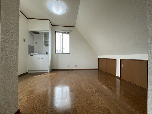 大多和アパートの寝室|★明るいフローリングの角部屋です★