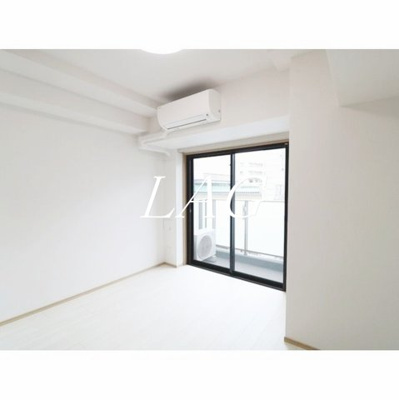 【居間・リビング】 | プレール・ドゥーク梅島 | 洋室のお部屋です。