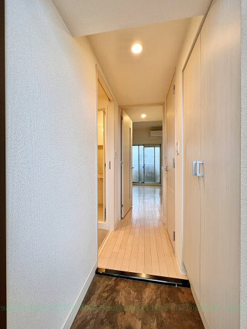 プレサンス名古屋ＳＴＡＴＩＯＮビジュの玄関