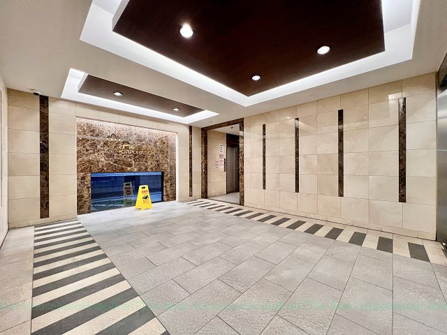 プレサンス名古屋ＳＴＡＴＩＯＮビジュのエントランス