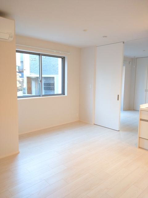 ヘーベルメゾン中野の居間・リビング|★明るいお部屋です★