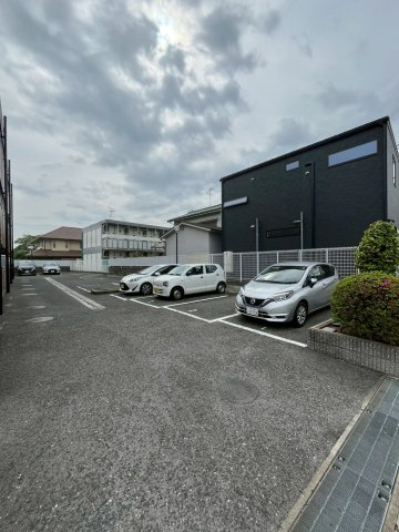 パークヒルズの駐車場