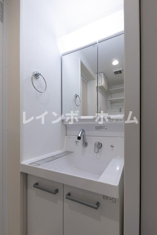 rh八潮(アールエイチヤシオ)仲介手数料（賃料の1.10ヵ月）の50％OFF対象物件！の洗面所|使いやすい洗面所です
