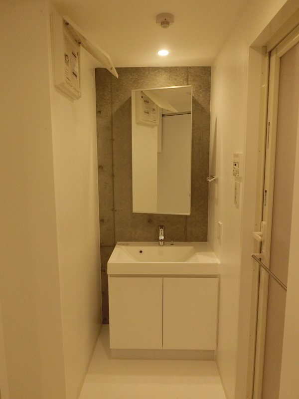 新品家具付きマンション千駄ヶ谷3(KaGood東京)の独立洗面台