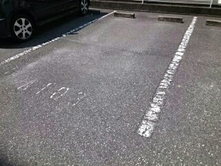 グランデージⅠ番館の駐車場