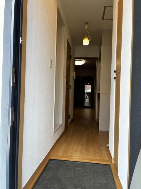 パーシモンコートの玄関