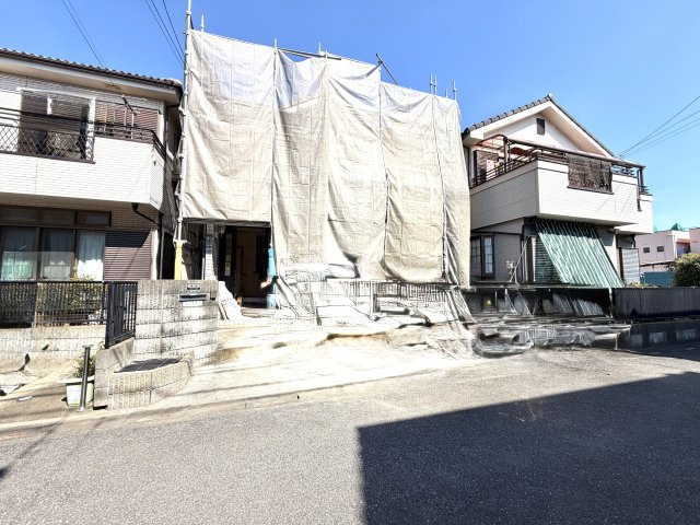 越谷市七左町６丁目　中古戸建の外観|一部の工事工程を確認できる貴重な施工中期間。ご自身の目で綺麗な施工状態をチェックしていただけます。