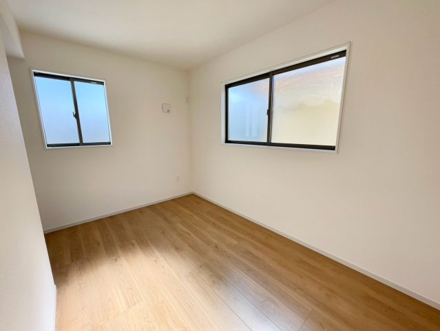 玉手１期　新築戸建ての洋室