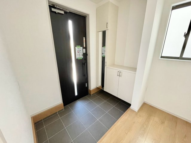 玉手１期　新築戸建ての玄関