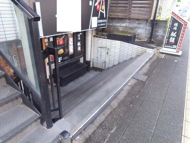 豊中市曽根東町２丁目の店舗一部