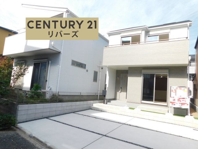 名古屋市港区名四町の新築一戸建の外観|☆限定１棟☆　　いつでも見学出来ます♪（お問合せ当日、平日、水曜、夜間でもＯＫ）　南北両面道路！　駐車並列２台ＯＫ！　二方向にひらかれたか明るい住まい♪　小学校徒歩３分♪　