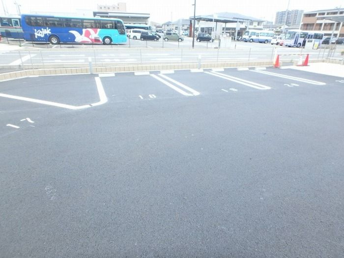 Ｓｅｊｏｕｒ　Ｌｕｃｅの駐車場