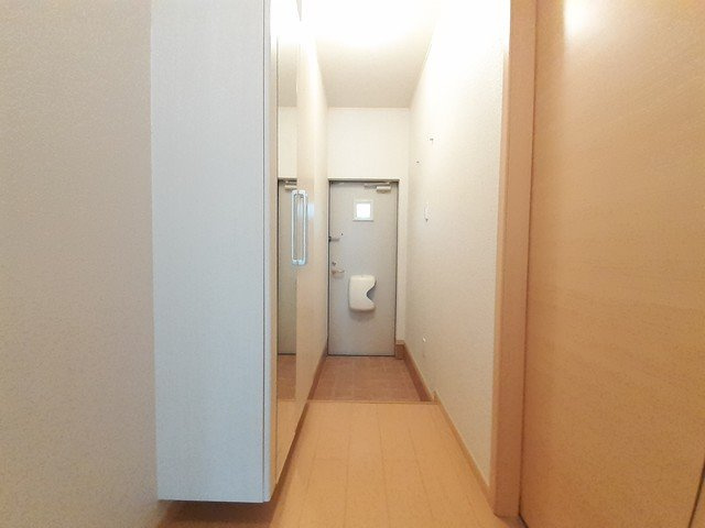 【玄関】 | ヴィラ・シャンテ　Ａ | ゆったりとした玄関です