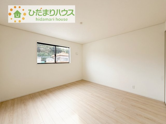 【寝室】 | 土浦市小松第7　新築戸建　4号棟 | ゆとりのある主寝室！ご家族全員で寝れちゃいます♪