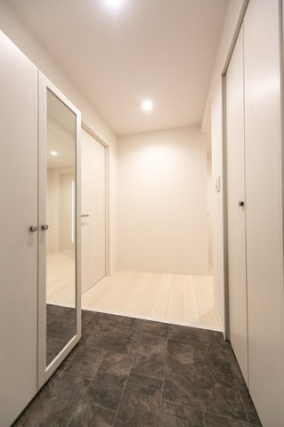 ＨＩＬＬ　ＴＯＰ　ＲＥＳＩＤＥＮＣＥ　ＯＳＡＫＩの玄関|※写真は同タイプ住戸です。