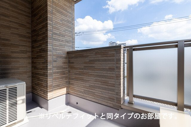 カルムコート向ヶ丘のバルコニー|開放的で明るい空間を演出してくれるバルコニーです