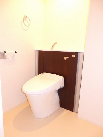 飛燕館のトイレ|落ち着いた色調のトイレです