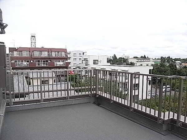 新品家具付きマンション貫井北町11(KaGood東京)のバルコニー|開放的で明るい空間を演出してくれるバルコニーです