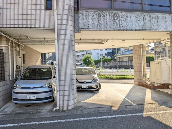NK長久手　旧OS・SKYマンションⅡ藤ヶ丘の駐車場