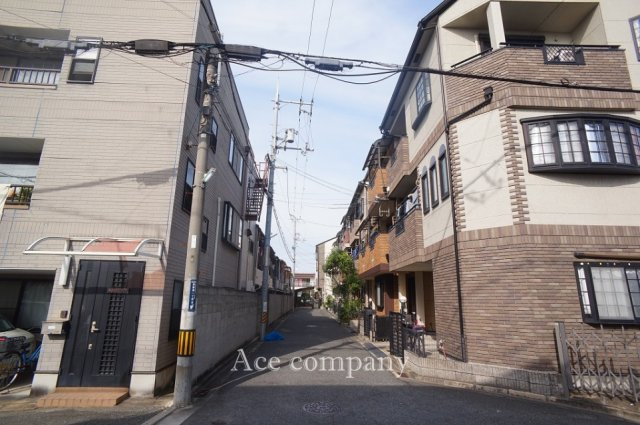 【前面道路含む現地写真】 | 東大阪市菱屋東1丁目 | 【前面道路：幅員約4.7ｍ☆】前道は通り抜けができず、交通量少ないです♪